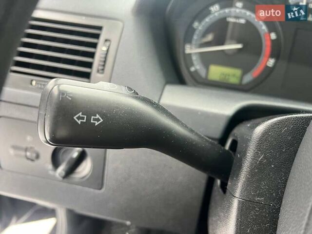 Черный Шкода Фабия, объемом двигателя 1.4 л и пробегом 276 тыс. км за 5440 $, фото 24 на Automoto.ua