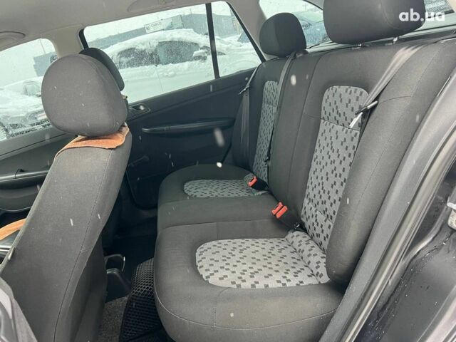 Черный Шкода Фабия, объемом двигателя 1.4 л и пробегом 276 тыс. км за 5440 $, фото 31 на Automoto.ua