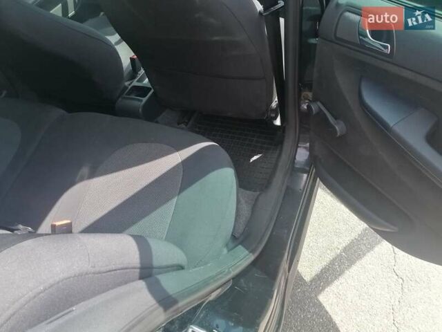 Черный Шкода Фабия, объемом двигателя 1.4 л и пробегом 235 тыс. км за 4700 $, фото 44 на Automoto.ua