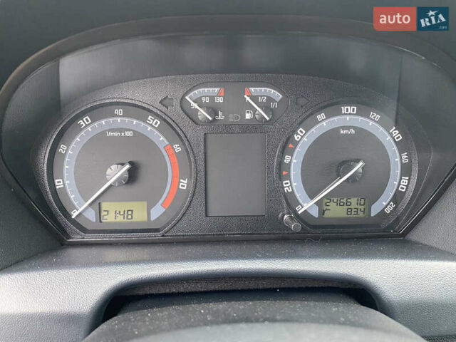 Черный Шкода Фабия, объемом двигателя 1.4 л и пробегом 246 тыс. км за 4399 $, фото 16 на Automoto.ua