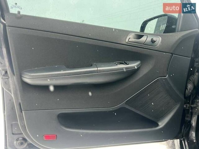 Черный Шкода Фабия, объемом двигателя 1.4 л и пробегом 276 тыс. км за 5440 $, фото 14 на Automoto.ua