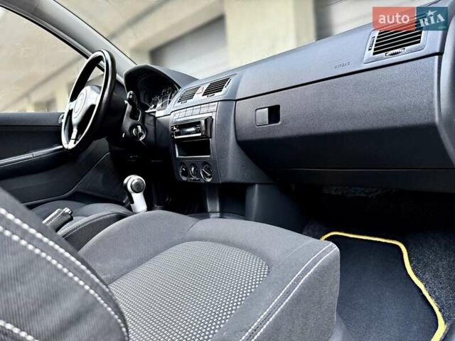 Черный Шкода Фабия, объемом двигателя 1.4 л и пробегом 170 тыс. км за 5050 $, фото 35 на Automoto.ua
