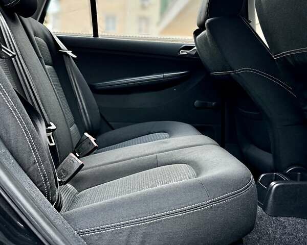 Черный Шкода Фабия, объемом двигателя 1.4 л и пробегом 170 тыс. км за 5050 $, фото 28 на Automoto.ua