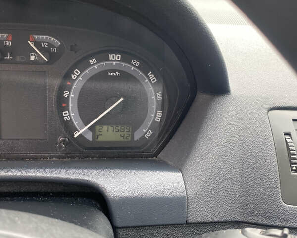 Чорний Шкода Фабія, об'ємом двигуна 1.4 л та пробігом 217 тис. км за 3950 $, фото 7 на Automoto.ua