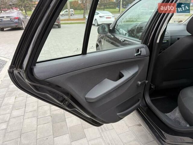 Черный Шкода Фабия, объемом двигателя 1.39 л и пробегом 249 тыс. км за 4550 $, фото 27 на Automoto.ua