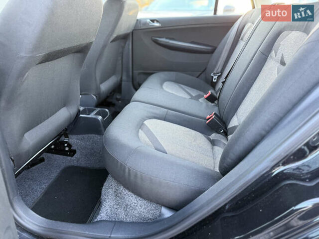 Черный Шкода Фабия, объемом двигателя 1.4 л и пробегом 200 тыс. км за 4999 $, фото 17 на Automoto.ua