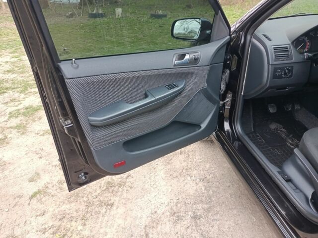 Черный Шкода Фабия, объемом двигателя 1.4 л и пробегом 232 тыс. км за 4999 $, фото 13 на Automoto.ua