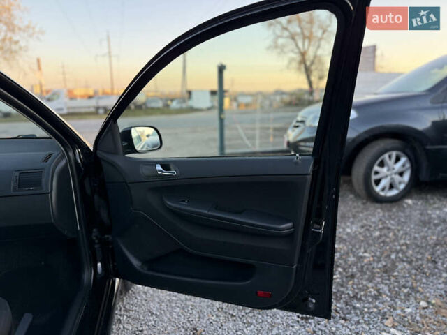 Черный Шкода Фабия, объемом двигателя 1.4 л и пробегом 200 тыс. км за 4999 $, фото 23 на Automoto.ua