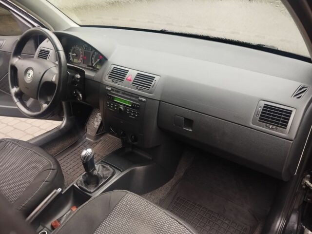 Черный Шкода Фабия, объемом двигателя 1.9 л и пробегом 299 тыс. км за 5090 $, фото 14 на Automoto.ua