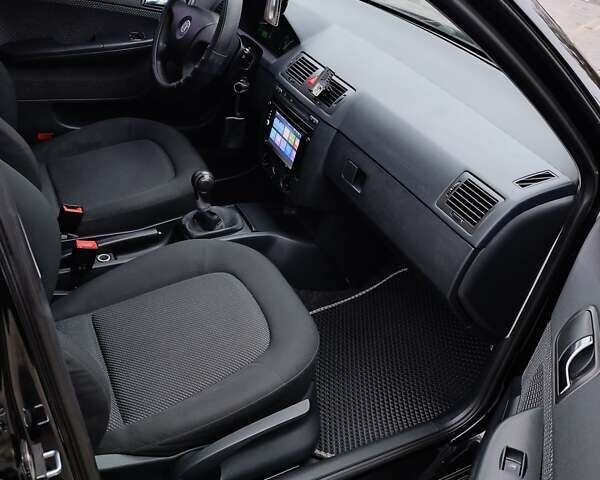 Черный Шкода Фабия, объемом двигателя 1.39 л и пробегом 193 тыс. км за 5500 $, фото 35 на Automoto.ua