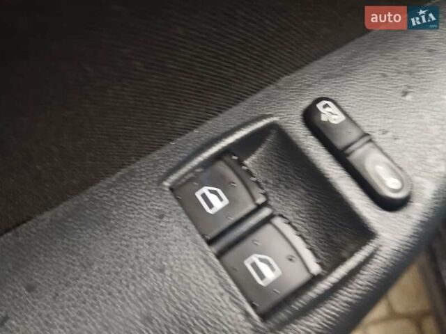 Черный Шкода Фабия, объемом двигателя 1.9 л и пробегом 315 тыс. км за 4890 $, фото 35 на Automoto.ua