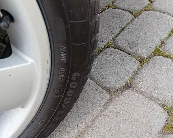 Черный Шкода Фабия, объемом двигателя 1.4 л и пробегом 200 тыс. км за 4550 $, фото 12 на Automoto.ua
