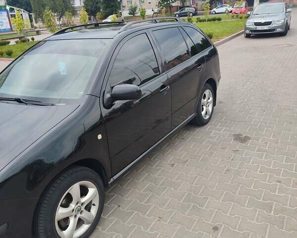 Чорний Шкода Фабія, об'ємом двигуна 1.39 л та пробігом 265 тис. км за 4200 $, фото 8 на Automoto.ua