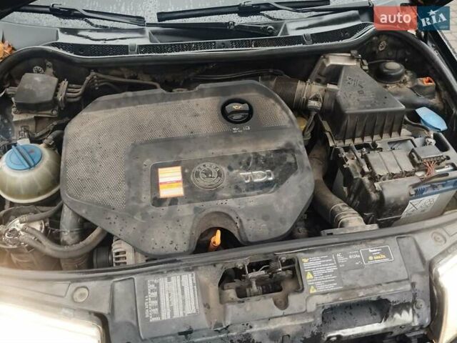 Черный Шкода Фабия, объемом двигателя 1.9 л и пробегом 315 тыс. км за 5090 $, фото 34 на Automoto.ua