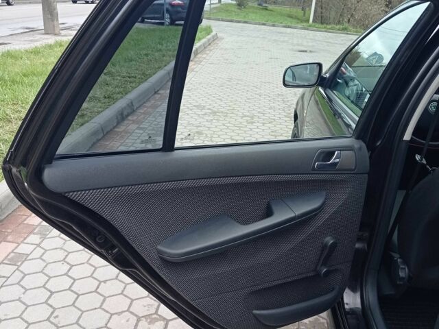 Чорний Шкода Фабія, об'ємом двигуна 2 л та пробігом 386 тис. км за 4994 $, фото 6 на Automoto.ua