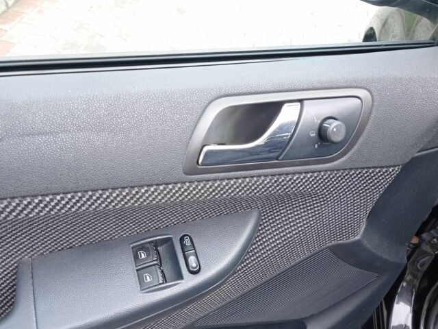 Чорний Шкода Фабія, об'ємом двигуна 2 л та пробігом 386 тис. км за 4994 $, фото 16 на Automoto.ua