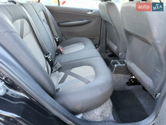 Черный Шкода Фабия, объемом двигателя 1.4 л и пробегом 200 тыс. км за 4999 $, фото 21 на Automoto.ua