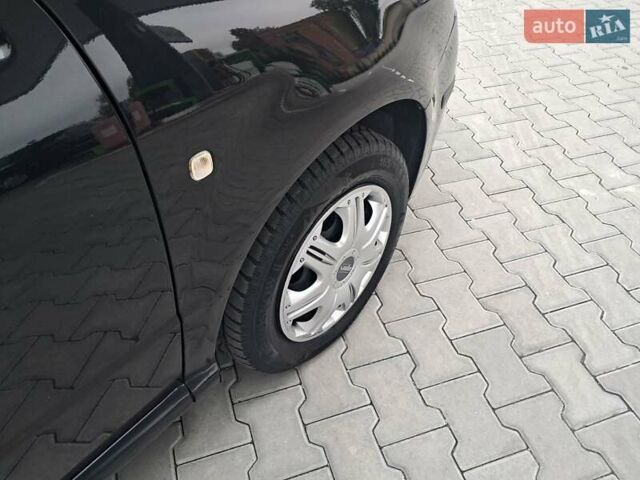 Чорний Шкода Фабія, об'ємом двигуна 1.4 л та пробігом 228 тис. км за 4750 $, фото 36 на Automoto.ua