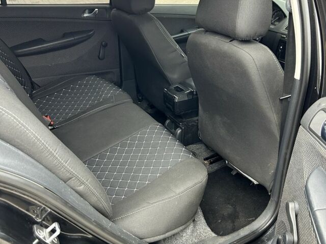 Чорний Шкода Фабія, об'ємом двигуна 1.4 л та пробігом 226 тис. км за 3900 $, фото 7 на Automoto.ua