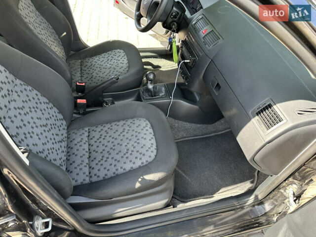 Черный Шкода Фабия, объемом двигателя 1.2 л и пробегом 170 тыс. км за 3700 $, фото 20 на Automoto.ua