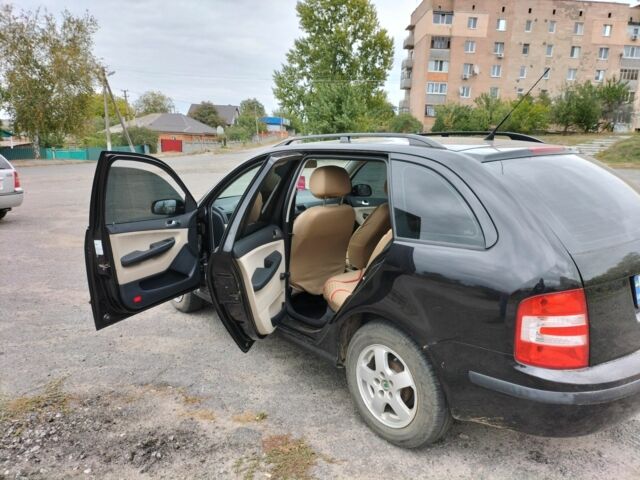 Чорний Шкода Фабія, об'ємом двигуна 1.4 л та пробігом 180 тис. км за 4700 $, фото 4 на Automoto.ua