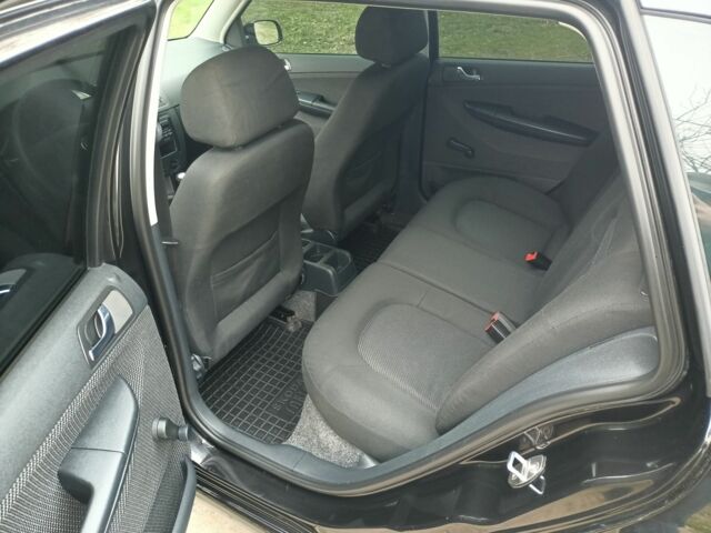 Черный Шкода Фабия, объемом двигателя 1.4 л и пробегом 232 тыс. км за 4999 $, фото 14 на Automoto.ua