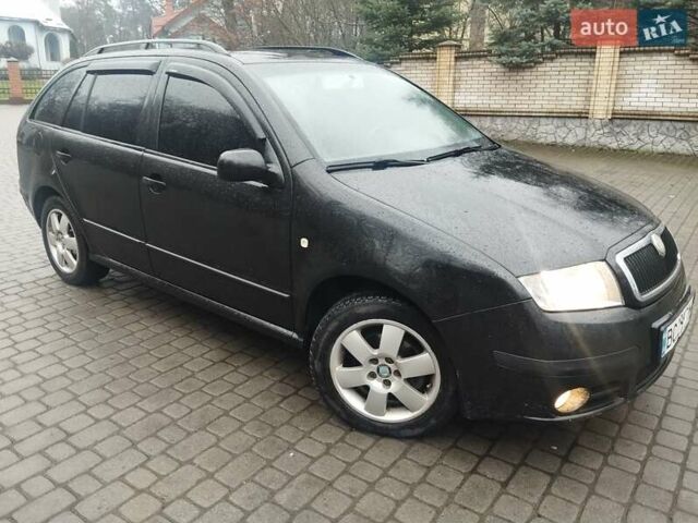 Черный Шкода Фабия, объемом двигателя 1.9 л и пробегом 315 тыс. км за 5090 $, фото 2 на Automoto.ua