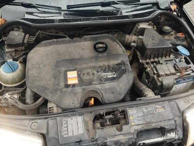 Черный Шкода Фабия, объемом двигателя 1.9 л и пробегом 299 тыс. км за 5090 $, фото 23 на Automoto.ua