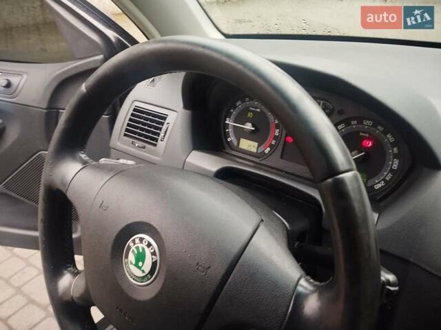 Черный Шкода Фабия, объемом двигателя 1.9 л и пробегом 315 тыс. км за 5090 $, фото 20 на Automoto.ua