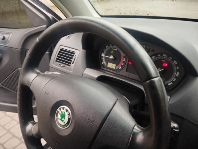 Черный Шкода Фабия, объемом двигателя 1.9 л и пробегом 299 тыс. км за 5090 $, фото 16 на Automoto.ua