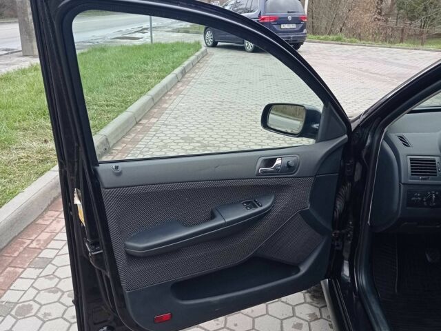 Чорний Шкода Фабія, об'ємом двигуна 2 л та пробігом 386 тис. км за 4994 $, фото 7 на Automoto.ua