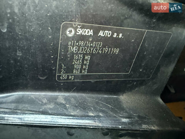 Черный Шкода Фабия, объемом двигателя 1.4 л и пробегом 200 тыс. км за 4999 $, фото 32 на Automoto.ua