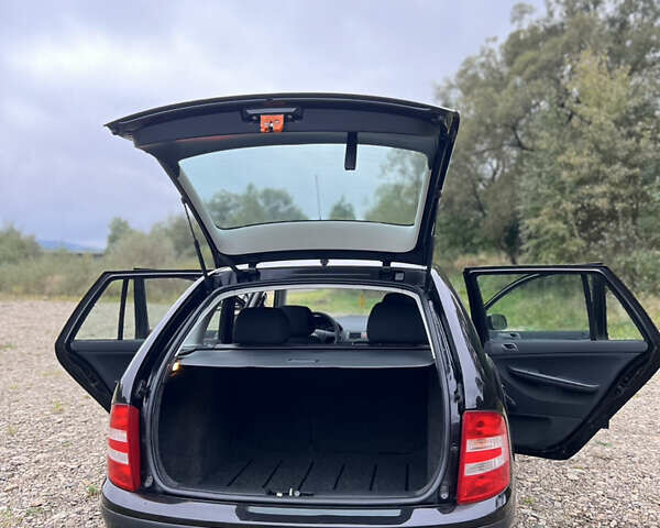 Черный Шкода Фабия, объемом двигателя 1.4 л и пробегом 220 тыс. км за 4450 $, фото 17 на Automoto.ua