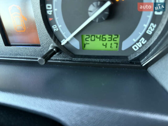 Черный Шкода Фабия, объемом двигателя 1.4 л и пробегом 200 тыс. км за 4999 $, фото 27 на Automoto.ua