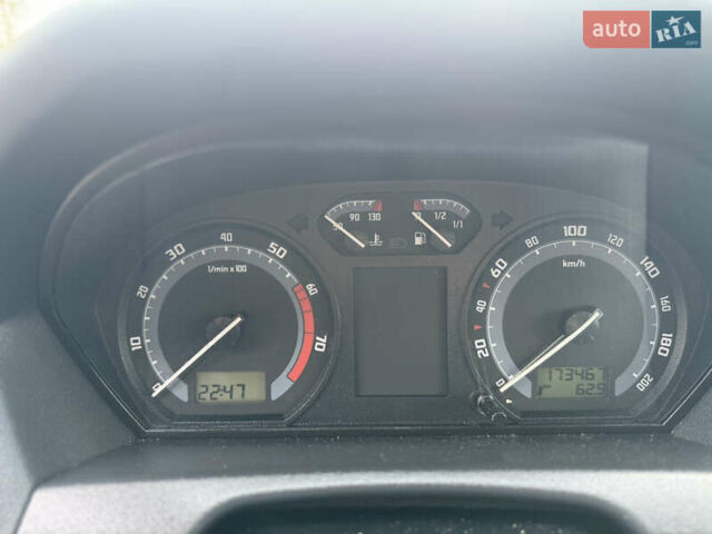 Черный Шкода Фабия, объемом двигателя 1.4 л и пробегом 173 тыс. км за 4900 $, фото 16 на Automoto.ua