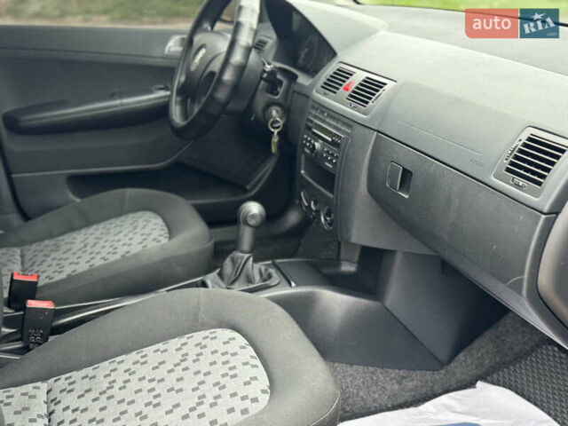 Чорний Шкода Фабія, об'ємом двигуна 1.4 л та пробігом 160 тис. км за 5777 $, фото 47 на Automoto.ua
