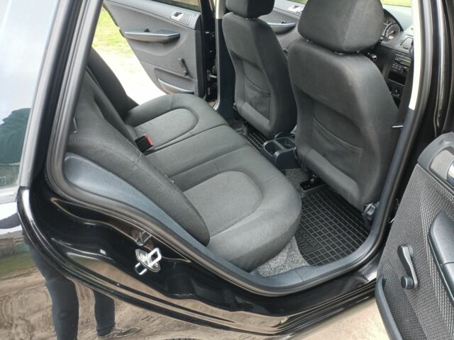 Черный Шкода Фабия, объемом двигателя 1.4 л и пробегом 232 тыс. км за 4999 $, фото 16 на Automoto.ua