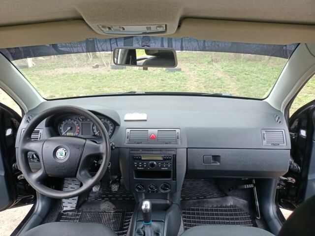 Черный Шкода Фабия, объемом двигателя 1.4 л и пробегом 232 тыс. км за 4999 $, фото 18 на Automoto.ua