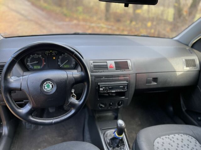 Черный Шкода Фабия, объемом двигателя 1.2 л и пробегом 380 тыс. км за 3100 $, фото 7 на Automoto.ua