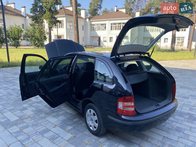 Черный Шкода Фабия, объемом двигателя 1.4 л и пробегом 201 тыс. км за 4750 $, фото 42 на Automoto.ua