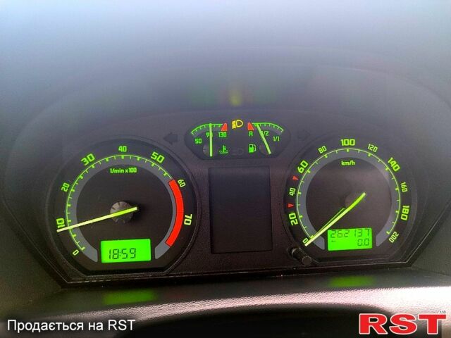 Чорний Шкода Фабія, об'ємом двигуна 1.4 л та пробігом 262 тис. км за 4300 $, фото 7 на Automoto.ua