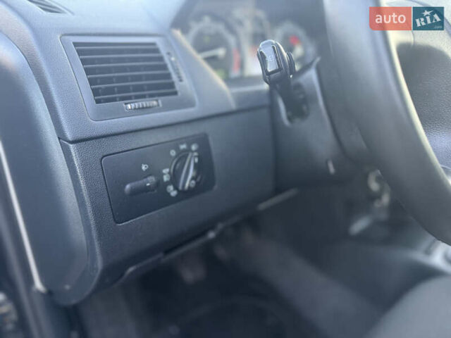 Черный Шкода Фабия, объемом двигателя 1.4 л и пробегом 200 тыс. км за 4999 $, фото 15 на Automoto.ua