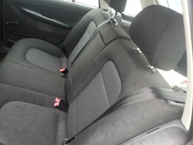 Чорний Шкода Фабія, об'ємом двигуна 1.4 л та пробігом 216 тис. км за 4500 $, фото 5 на Automoto.ua