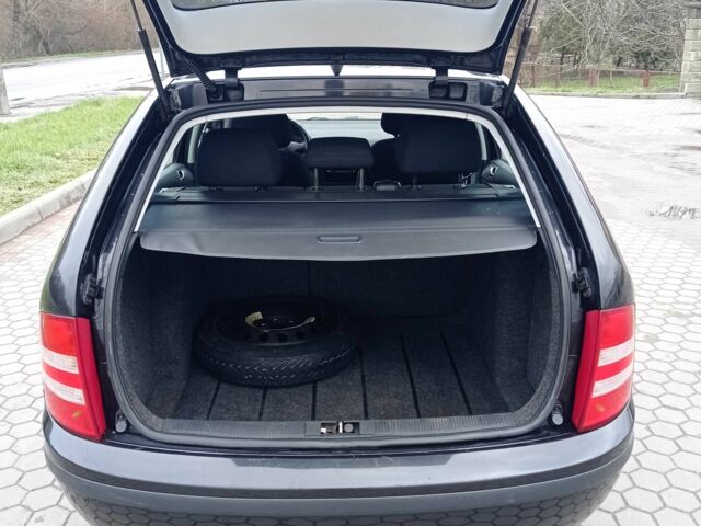 Чорний Шкода Фабія, об'ємом двигуна 2 л та пробігом 386 тис. км за 4994 $, фото 5 на Automoto.ua