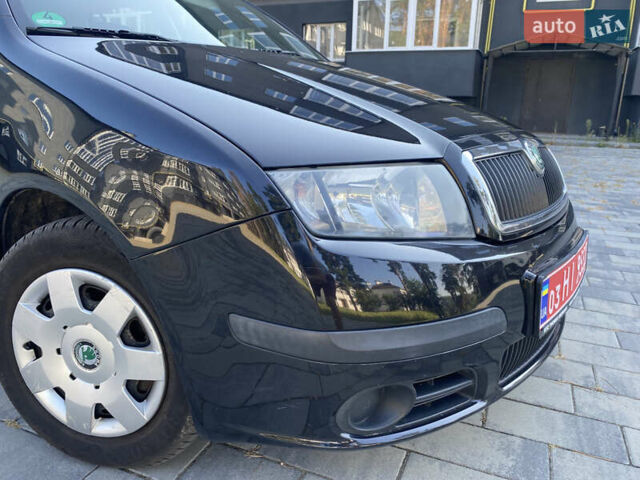 Черный Шкода Фабия, объемом двигателя 1.4 л и пробегом 201 тыс. км за 4750 $, фото 3 на Automoto.ua