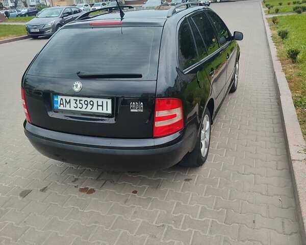 Чорний Шкода Фабія, об'ємом двигуна 1.39 л та пробігом 265 тис. км за 4200 $, фото 3 на Automoto.ua