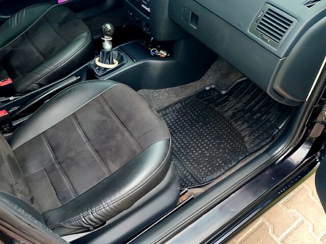 Чорний Шкода Фабія, об'ємом двигуна 1.4 л та пробігом 262 тис. км за 4300 $, фото 3 на Automoto.ua