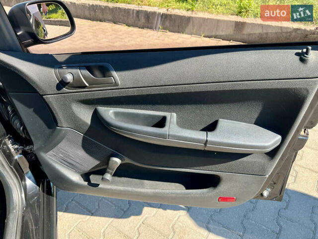 Черный Шкода Фабия, объемом двигателя 1.2 л и пробегом 262 тыс. км за 3800 $, фото 28 на Automoto.ua