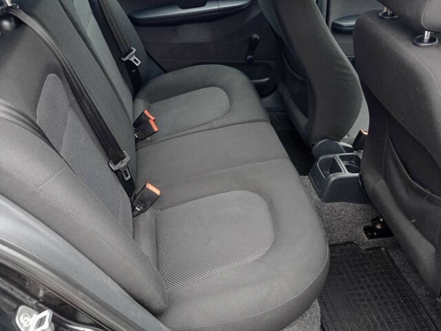 Чорний Шкода Фабія, об'ємом двигуна 2 л та пробігом 386 тис. км за 4994 $, фото 13 на Automoto.ua