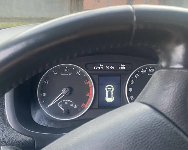 Черный Шкода Фабия, объемом двигателя 1.6 л и пробегом 172 тыс. км за 5950 $, фото 10 на Automoto.ua